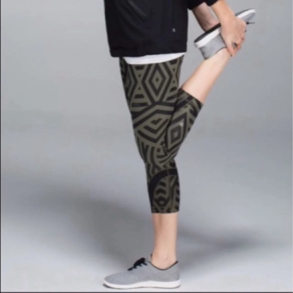 lululemon athletica excellent preowned